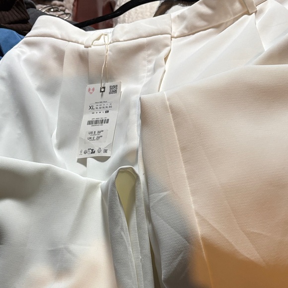 Zara Off-White Trousers - waist 17,Rise 10, inseam 32 - Picture 8 of 10